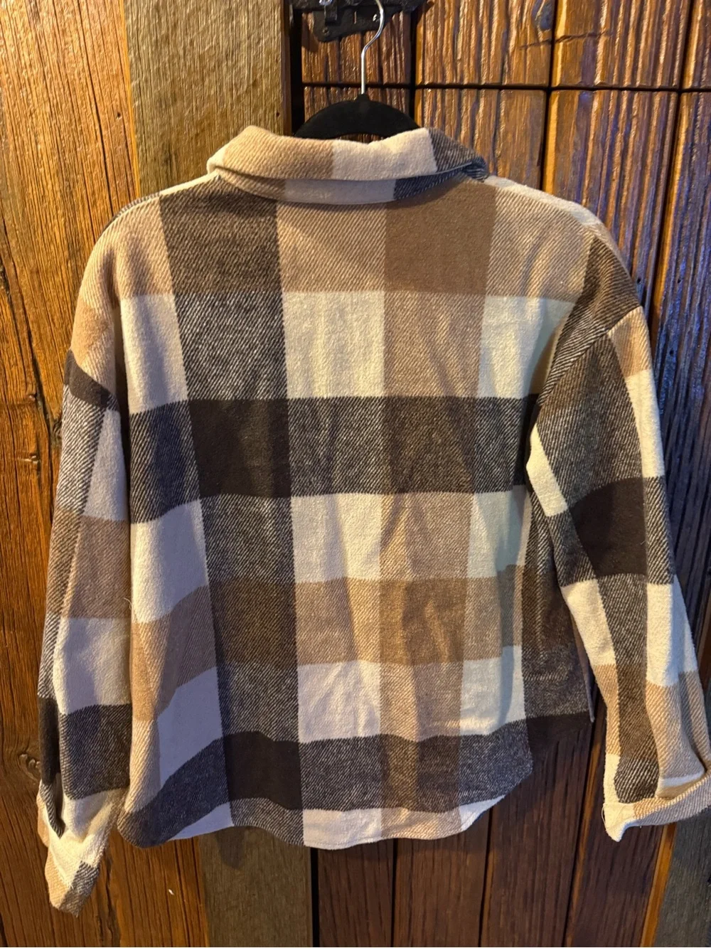 Tan shacket - Picture 2 of 4